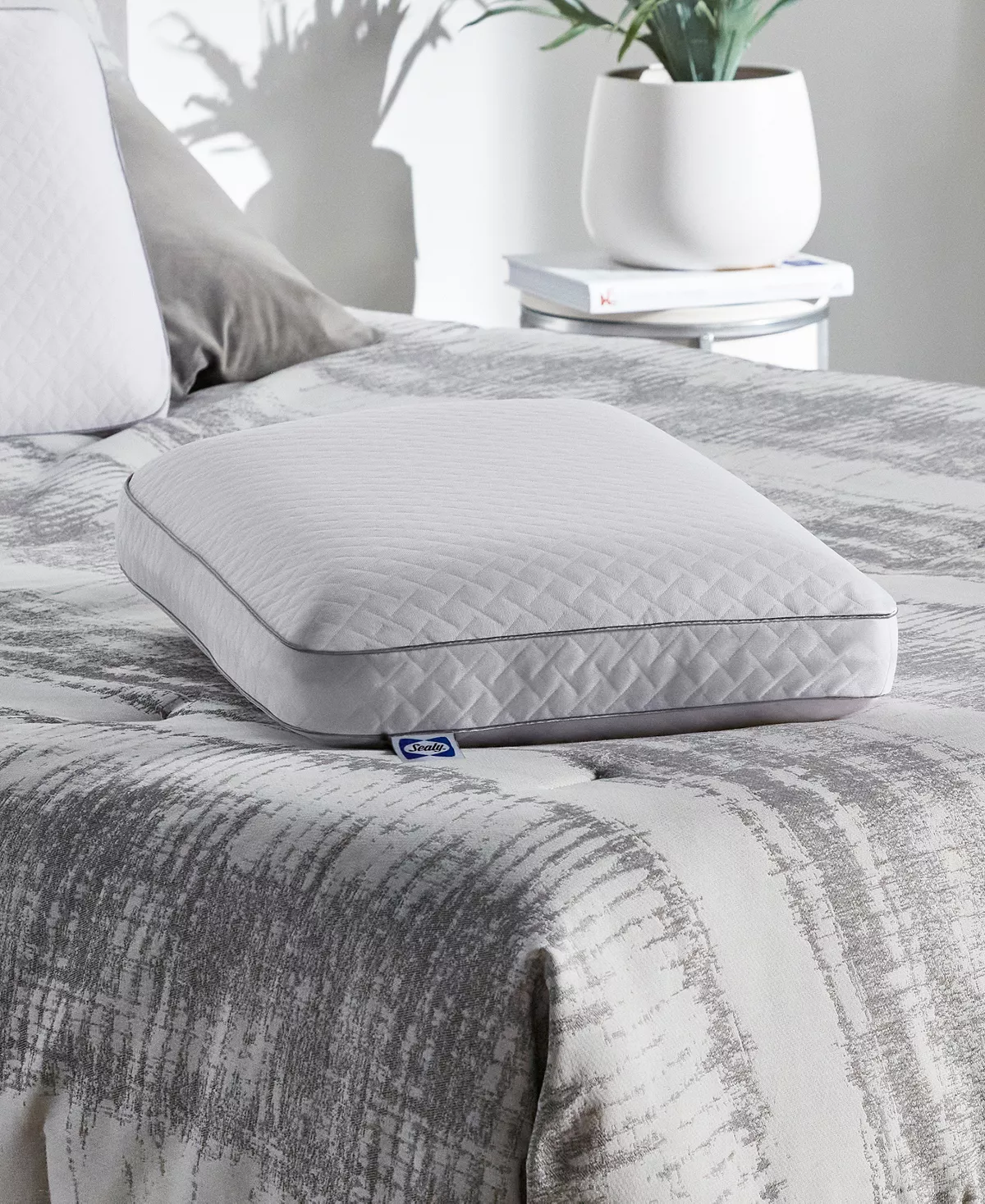 Sealy Memory Foam Bed Pillow - Image 3